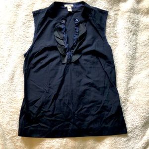 J Crew sleeveless blouse. Navy w/black. Sz 6. EUC.